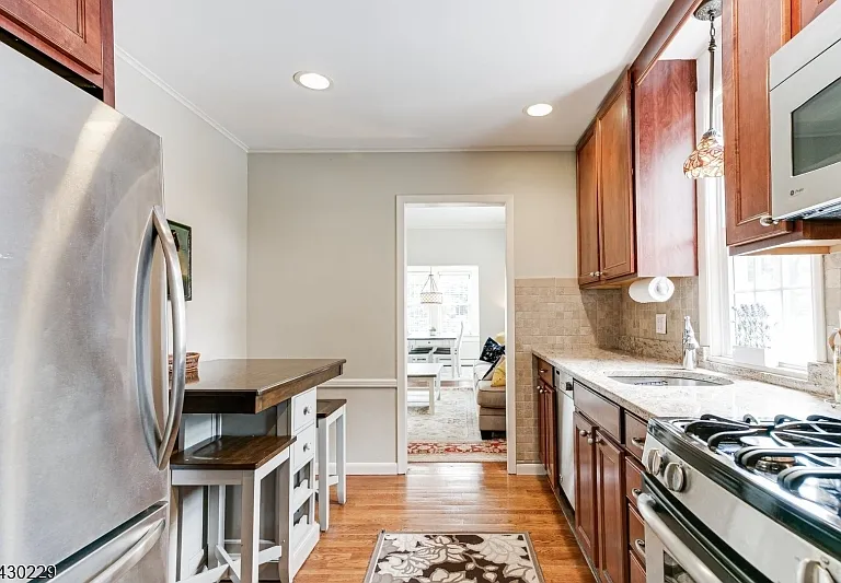 34 Fairview Ave #2 — Photo 8