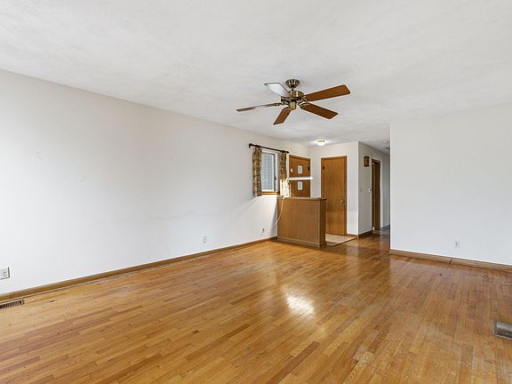4th image of 1733 S Lancaster Avenue