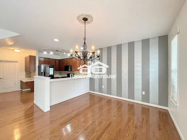 3932 Cromwell Park Dr — Photo 10