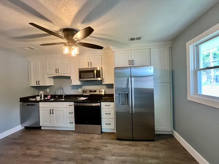 29 Shady Ln — Photo 2