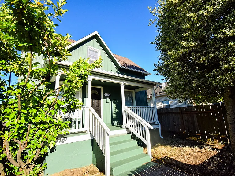 5272 NE 8th Ave — Photo 32
