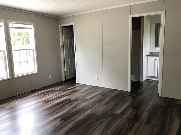 3rd image of 12437 Persimmon Dr