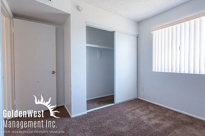 4434 W Sunnyslope Ln — Photo 12