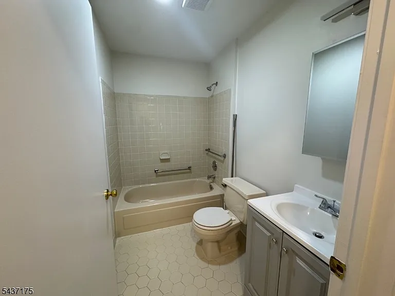 7 Sheffield Ct #7 — Photo 12