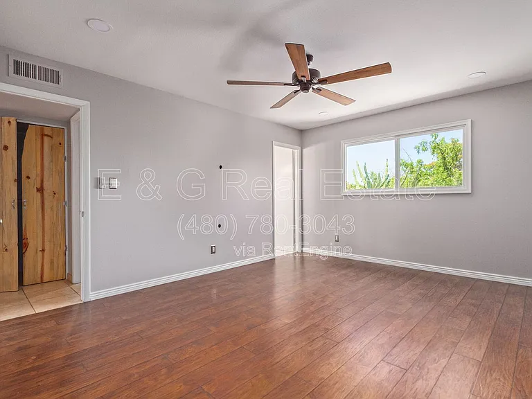 1640 E La Jolla Dr — Photo 16