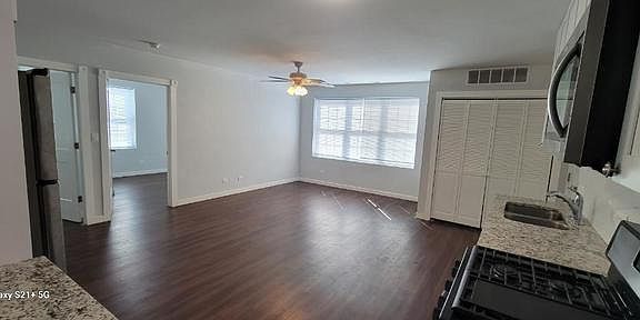 5th image of 7441 N Rogers Ave #1B