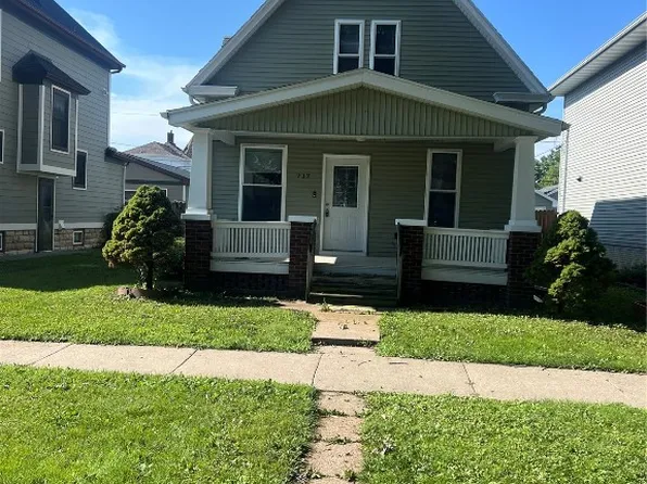 717 G Ave NW, Cedar Rapids, IA 52405