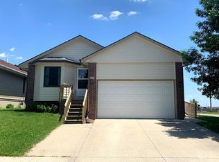 806 High Ridge Rd, Carroll, IA 51401
