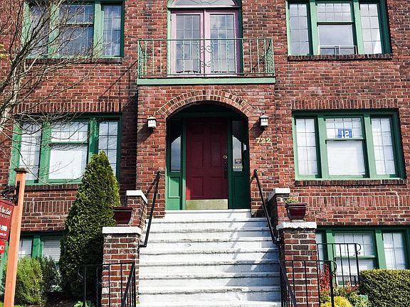 2nd image of 722 10th Ave E APT 4