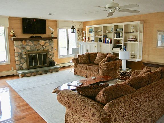 3rd image of 30 Seaside Ave