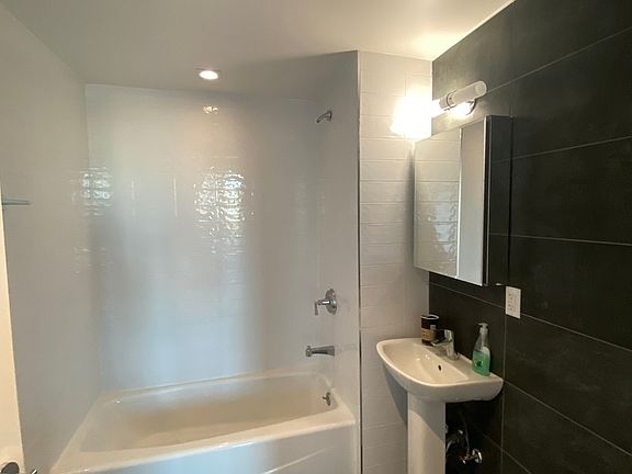 5th image of 39 E 21st St #7AB