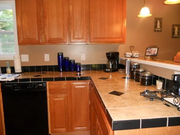 2003 Adams St, Tullahoma, TN 37388