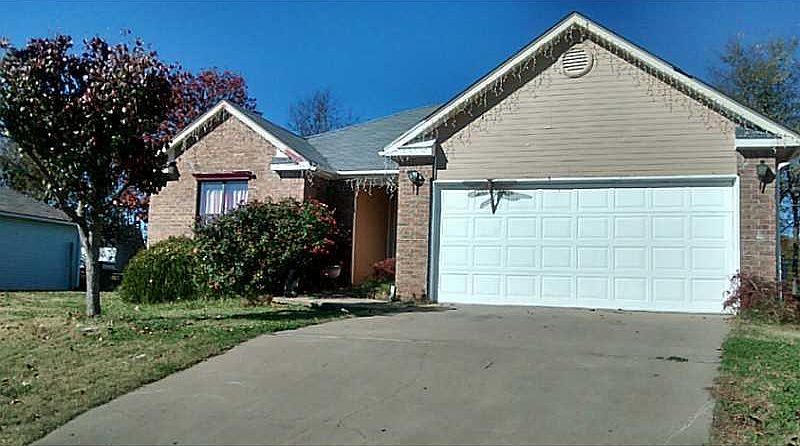 1st image of 923 E Olrich St