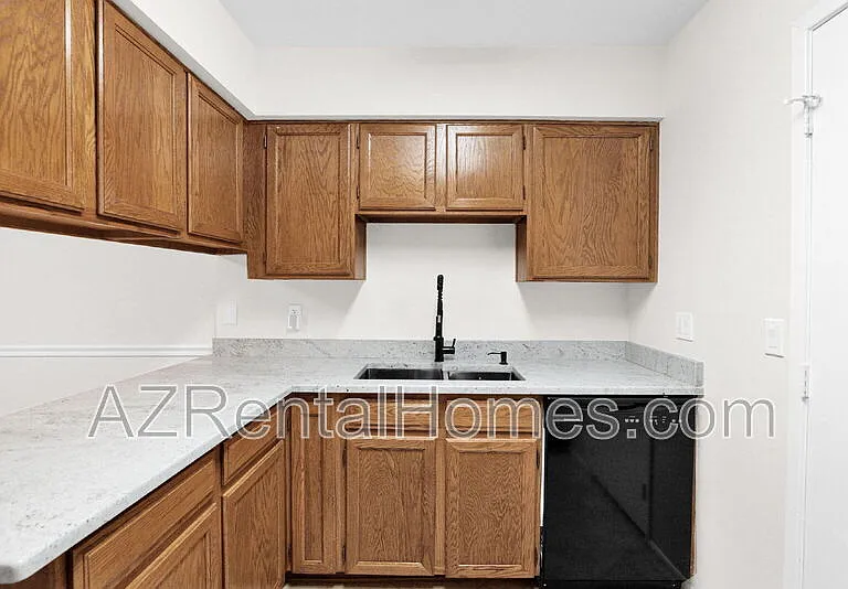 1839 E Inverness Ave — Photo 10