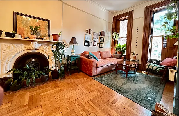 Rented by Silver Line Realty Group NY LLC | media 2