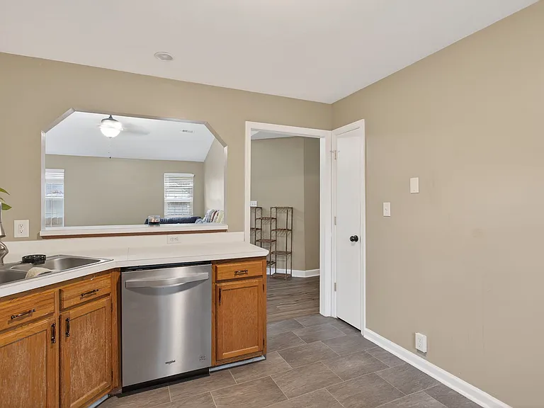 203 Teal Ct — Photo 7