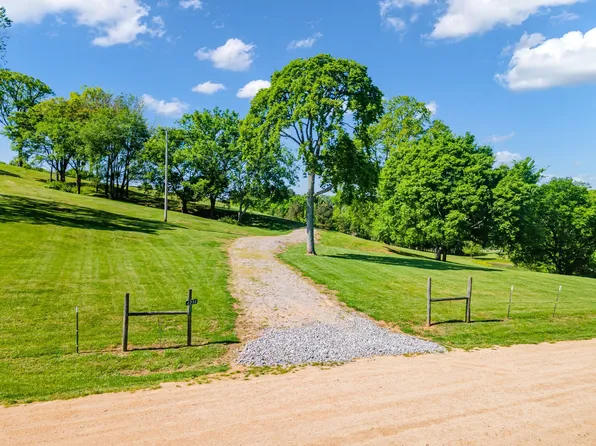 4234 Burton Ct, Mount Pleasant, TN 38474