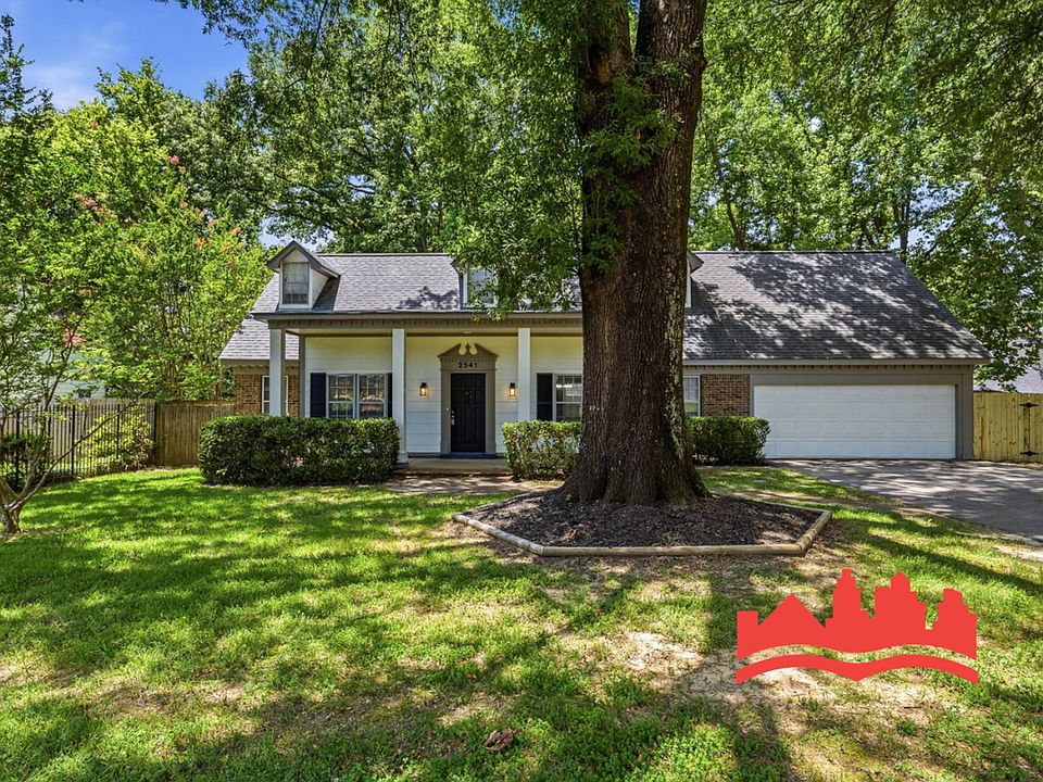 1st image of 2541 Surrey Wood Dr
