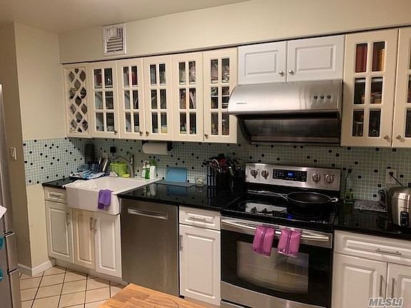 3rd image of 446 N Corona Ave APT 1