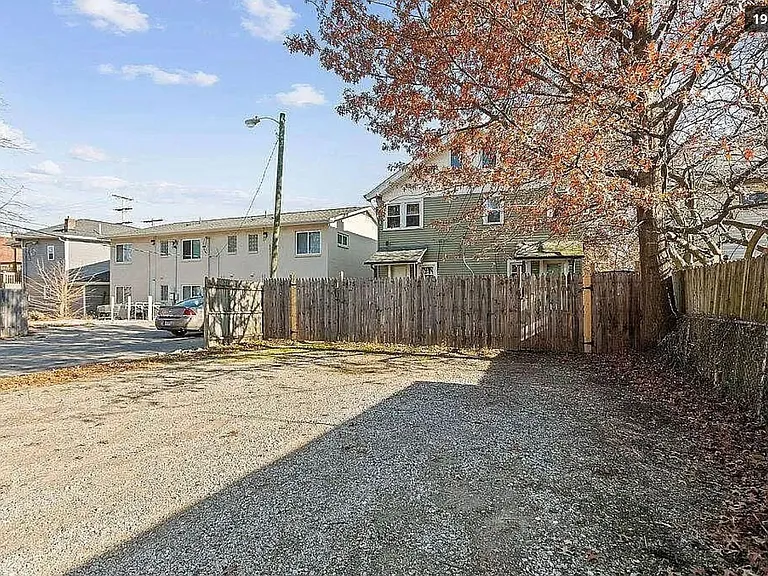 2475 Indianola Ave — Photo 19