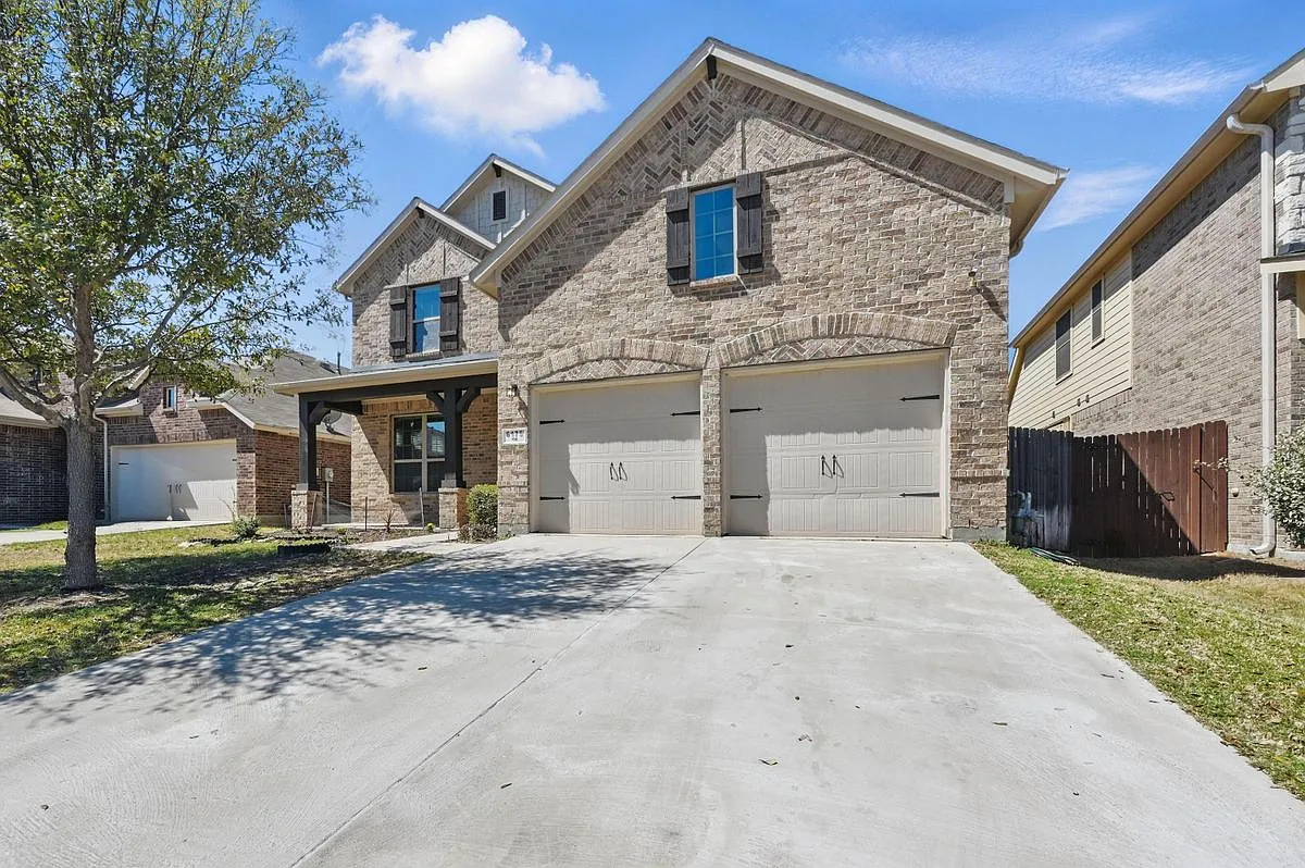 5 bed, 3.0 bath, 3548 sqft, $3,500 — Photo 3