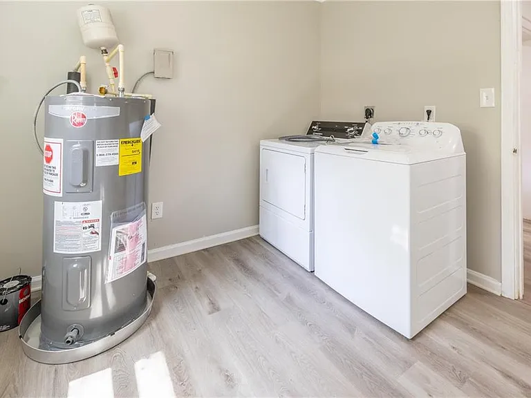 2945 Belvedere Ln — Photo 21