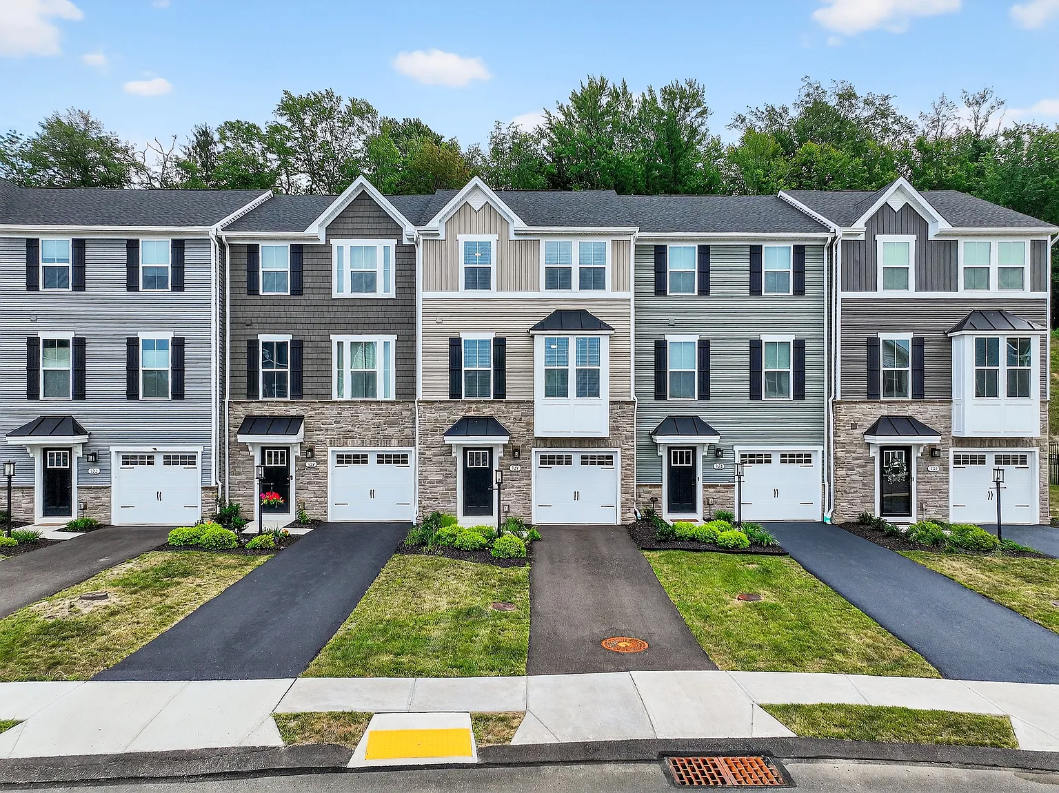 526 Dogwood Ln photo 1