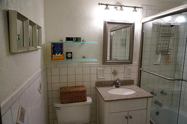 Rented by Keller Williams NYC | media 12