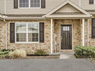 869 Gregs Dr, Harrisburg, PA 17111