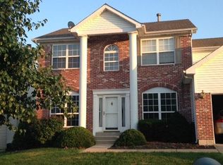644 Fox Hill Estates Dr, Ballwin, MO 63021