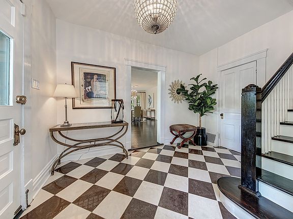 FOYER