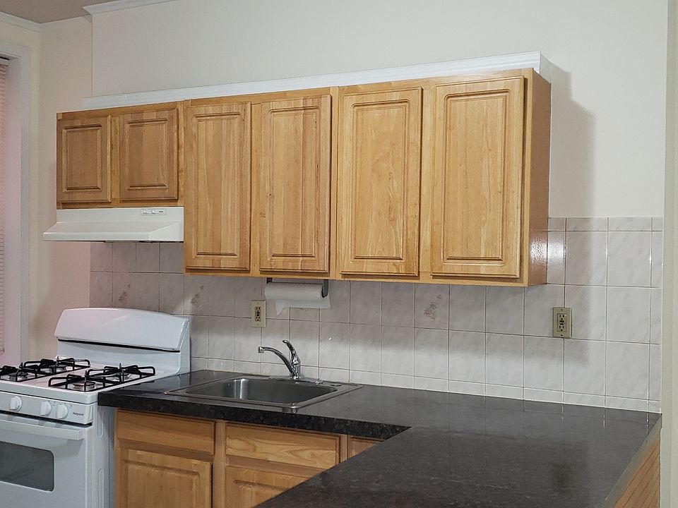 1st image of 265 Baldwin Ave APT 2R