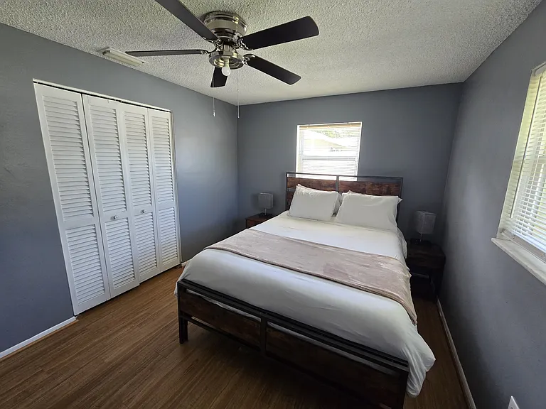 1430 Parkview Ln — Photo 7