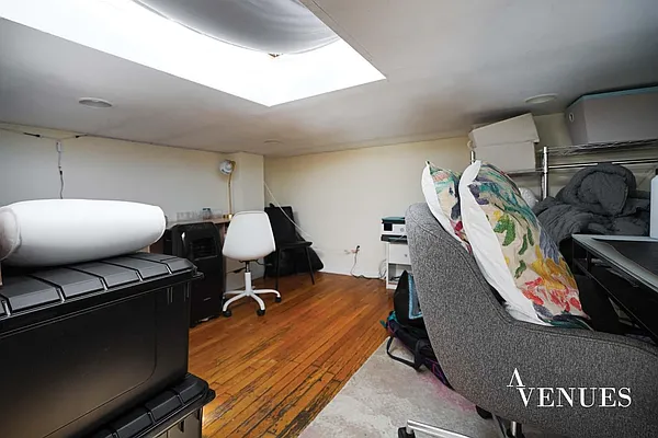 Rented by Avenues Real Estate | media 5