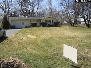 946 Howard Dr, Vermilion, OH 44089