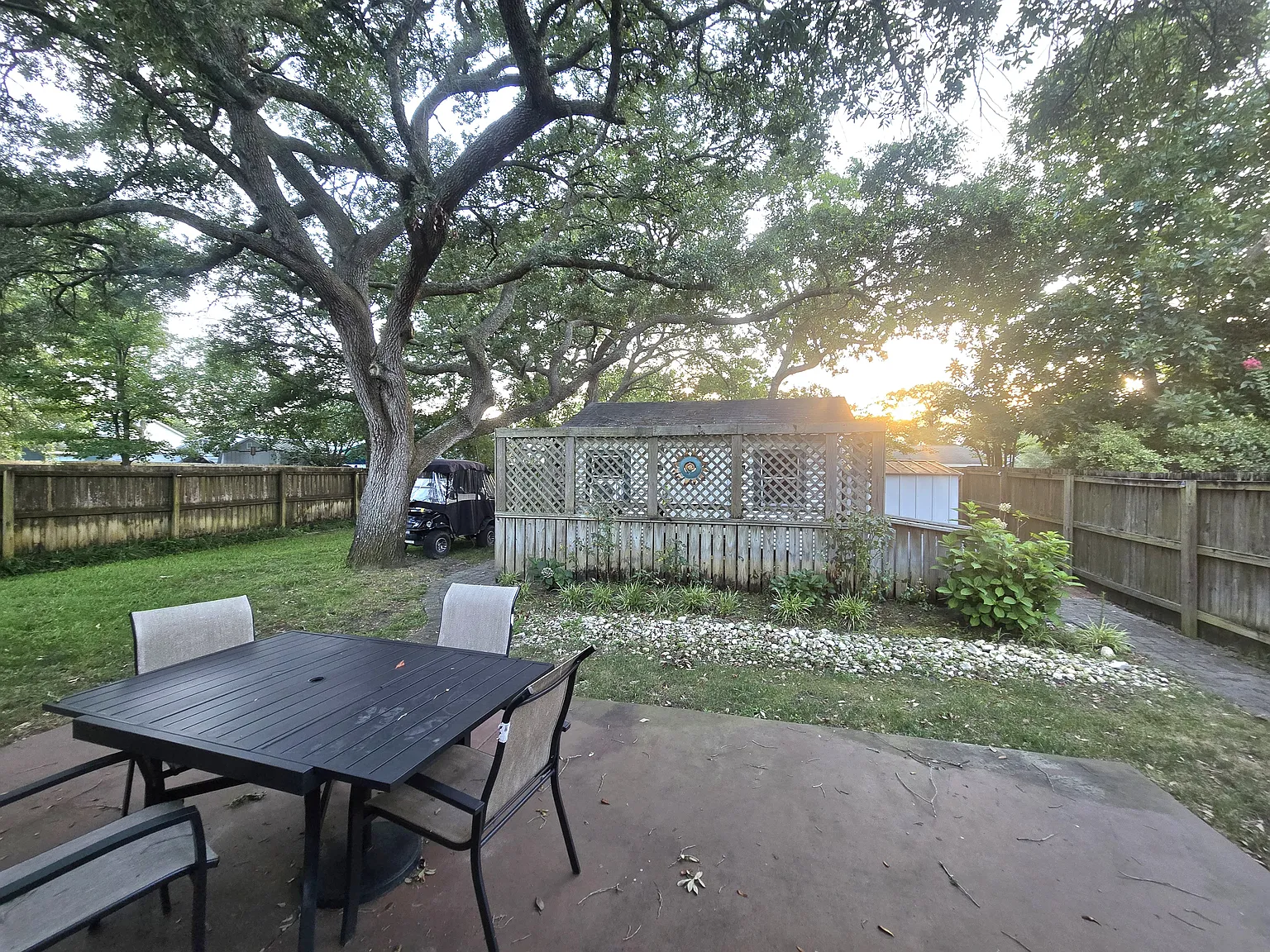 137 NW 3rd St — Photo 1