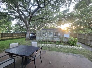 137 NW 3rd St, Oak Island, NC 28465
