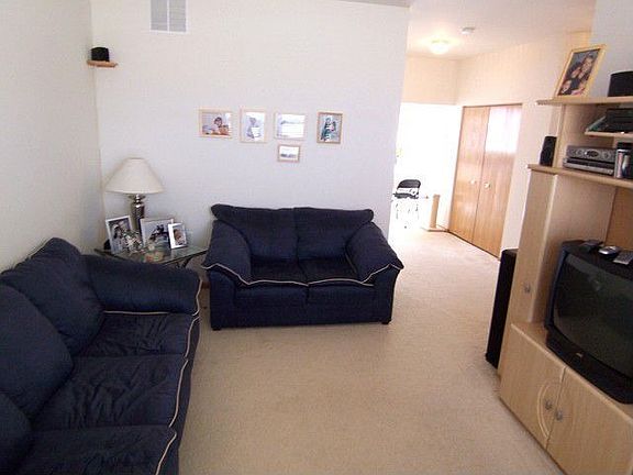 3rd image of 1128 Chadwick Dr