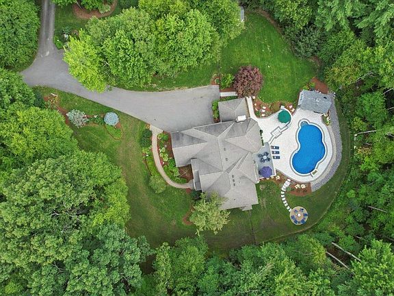3rd image of 115 Long Hill Road