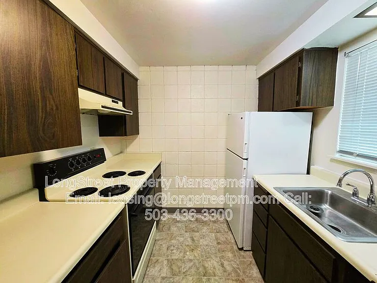 2135 NW Highland Dr #1 — Photo 3