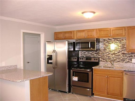 3rd image of 8366 Emerald Ln