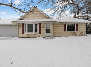 3650 Gershwin Ln N, Oakdale, MN 55128