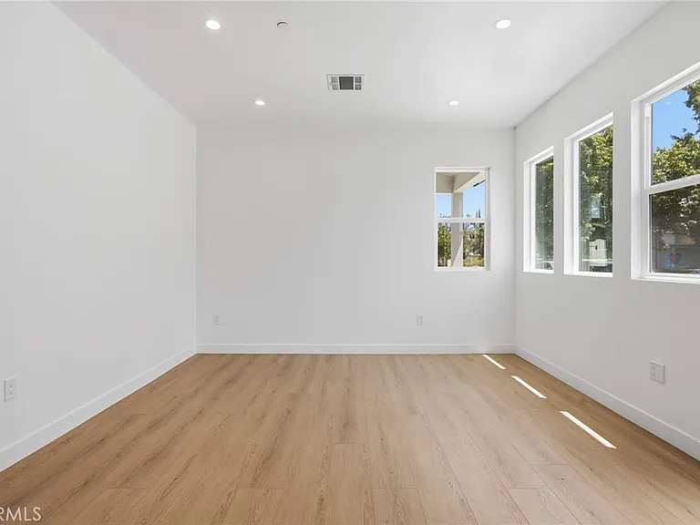 7647 Melvin Ave — Photo 7
