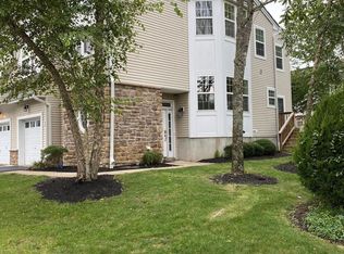 2 Ocean Breeze Ct, Manahawkin, NJ 08050