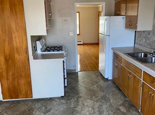1134 E Singer Cir APT 4, Milwaukee, WI 53212