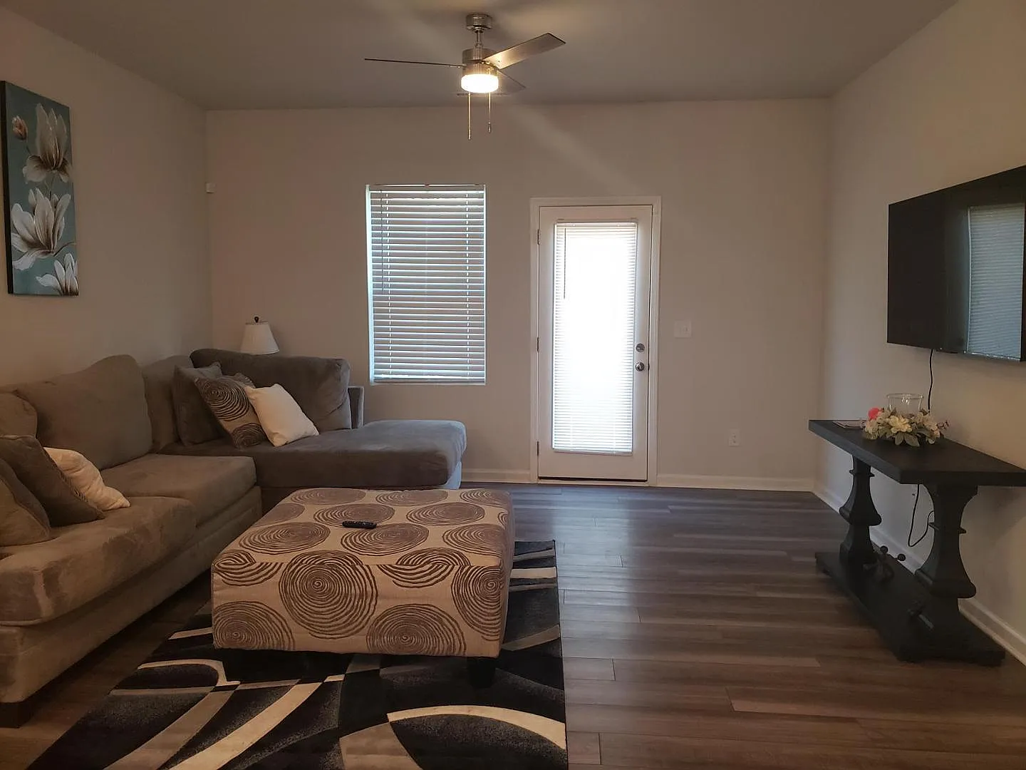 4 bed, 3.0 bath, 2134 sqft, $2,629 — Photo 4