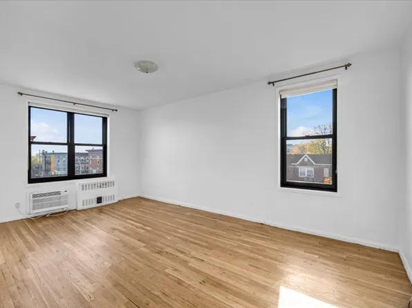 877 Bay Ridge Avenue image 10 of 20