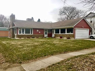 515 W Lakeshore Dr, Storm Lake, IA, 50588
