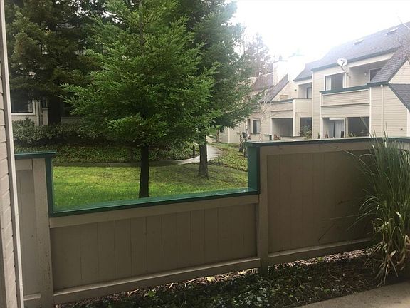 2nd image of 3648 Stoneglen S