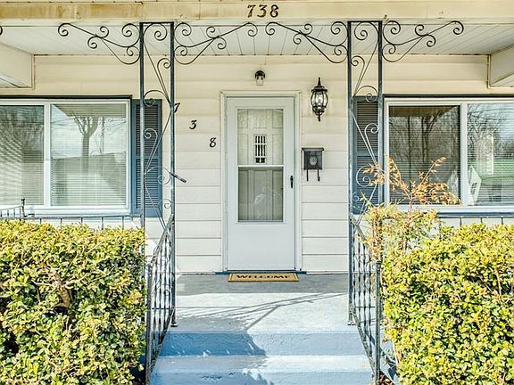 4th image of 738 N Chapman Ave